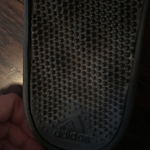 Adidas slides black with silver logo - Picture 6 of 7